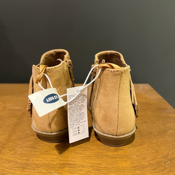 Old navy toddler boots - Picture 5 of 6